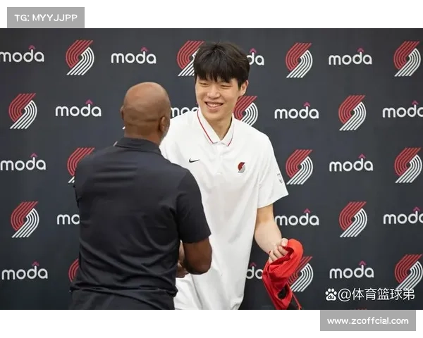 尼克斯开拓者杨瀚森主场,流量话题升温